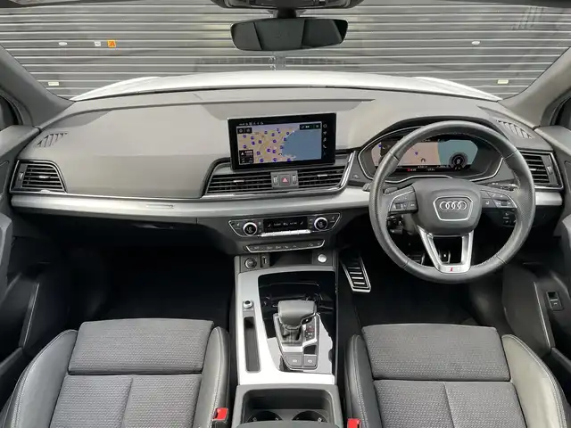 アウディ アウディ Ｑ５ 40TDIクワトロ Sライン 三重県 2022(令4)年 2.5万km グレイシアホワイトメタリック アダプティブエアサスペンション/Sラインプラスパッケージ/マトリクスLEDヘッドライト/バーチャルコックピット/アシスタンスパッケージ/ACC/LKA/RTA/サイドアシスト/パークアシスト/全方位カメラ/コンフォートパッケージ/シートヒーター(フロント/リア)/ステアリングヒーター/アコースティックガラス(フロント)/マルチカラーアンビエントライト/Carplay対応/電動テールゲート/純正フロアマット/ETC２．０