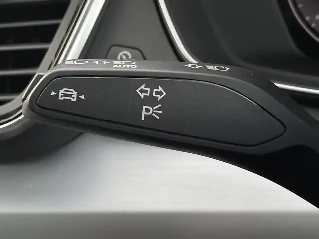 アウディ アウディ Ｑ５ 40TDIクワトロ Sライン 三重県 2022(令4)年 2.5万km グレイシアホワイトメタリック アダプティブエアサスペンション/Sラインプラスパッケージ/マトリクスLEDヘッドライト/バーチャルコックピット/アシスタンスパッケージ/ACC/LKA/RTA/サイドアシスト/パークアシスト/全方位カメラ/コンフォートパッケージ/シートヒーター(フロント/リア)/ステアリングヒーター/アコースティックガラス(フロント)/マルチカラーアンビエントライト/Carplay対応/電動テールゲート/純正フロアマット/ETC２．０