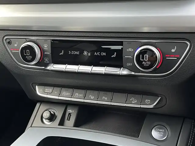 アウディ アウディ Ｑ５ 40TDIクワトロ Sライン 三重県 2022(令4)年 2.5万km グレイシアホワイトメタリック アダプティブエアサスペンション/Sラインプラスパッケージ/マトリクスLEDヘッドライト/バーチャルコックピット/アシスタンスパッケージ/ACC/LKA/RTA/サイドアシスト/パークアシスト/全方位カメラ/コンフォートパッケージ/シートヒーター(フロント/リア)/ステアリングヒーター/アコースティックガラス(フロント)/マルチカラーアンビエントライト/Carplay対応/電動テールゲート/純正フロアマット/ETC２．０