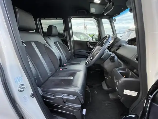 ホンダ Ｎ ＢＯＸ カスタム L ターボ 滋賀県 2020(令2)年 4.2万km プラチナホワイトパール 純正8インチナビ/【Bluetooth/CD/DVD/フルセグTV/USB】/両側パワースライドドア/ハーフレザーシート/バックカメラ/追従クルーズコントロール/レーンキープアシスト/リアソナー/LEDヘッドライト/オートマチックハイビーム/ビルトインETC/D/Nシートヒーター/前後純正ドライブレコーダー/純正フロアマット/プッシュスタート/スマートキー/ステアリングリモコン