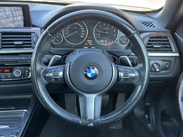 ＢＭＷ ４３５ｉ カブリオレ Mスポーツ 静岡県 2014(平26)年 6.3万km アルピンホワイトⅢ レザーシート/ヘッドアップディスプレイ/iDrive/(CD/DVD/Bluetooth/フルセグ)/衝突被害軽減システム/バックカメラ/アダプティブクルーズコントロール/レーンキープアシスト/PDC/メモリー付パワーシート/シートヒーター/コンフォートアクセス/ETC/ドライブレコーダー/純正フロアマット/純正19インチアルミホイール/保証書/取扱説明書