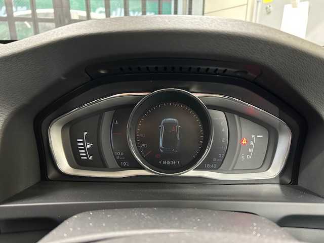 ボルボ Ｓ６０ T5 SE 東京都 2015(平27)年 5.9万km カスピアンブルーメタリック 純正ナビ/（CD/DVD/USB/BT/iPod/AUX)/バックカメラ/フロントリアコーナーセンサー/ブラックレザーシート/前席パワーシート/(運転席席メモリーシート機能付き）/前席シートヒーター/レーダークルーズコントロール/ブラインドスポットモニター/LKA/スマートキー/プッシュスタート/ETC/オートライト/HIDライト/リアフォグライト/レザーステアリング/ステアリングスイッチ/パドルシフト/アイドリングストップ/電動格納ウィンカーミラー/ISOFIX/フロアマット/純正17インチアルミホイール/W+サイド+カーテンSRS&ABS/横滑り防止装置