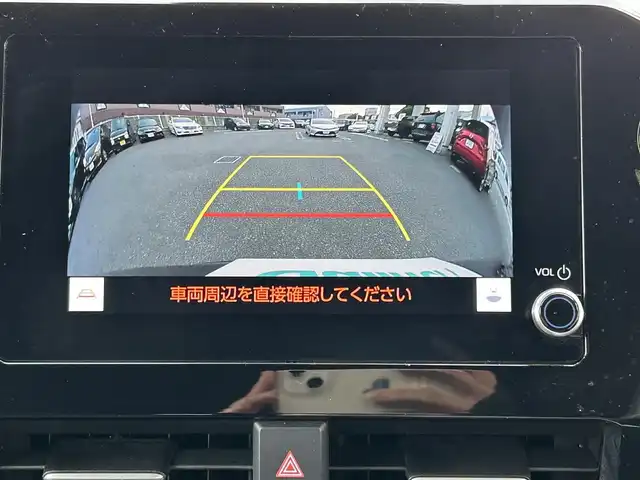 トヨタ ヴォクシー S－G 福岡県 2022(令4)年 2.6万km グリッターブラックガラスフレーク ワンオーナー/純正8インチディスプレイオーディオ/　（AM/FM/Bluetooth/Miracast/ナビキット）/バックカメラ/トヨタセーフティーセンス/・プリクラッシュセーフティ/・レーントレーシングアシスト/・レーンディバーチャーアラート/・オートマッチクハイビーム/・プロアクティブドライビングアシスト/・発進遅れ告知機能/・ロードサインアシスト/・レーダークルーズコントロール/・ドライバー異常時対応システム/コーナーセンサー/クリアランスソナー/横滑り防止装置/オートライト/純正16インチアルミホイール/左側パワースライドドア/電格ウインカーミラー/ビルトインETC2.0/サンシェード/3列シート/純正フロアマット/ISOFIX/プッシュスタート/盗難防止装置/電源ソケット×1/スペアキー×1/保証書/取扱説明書/ナビ取扱説明書