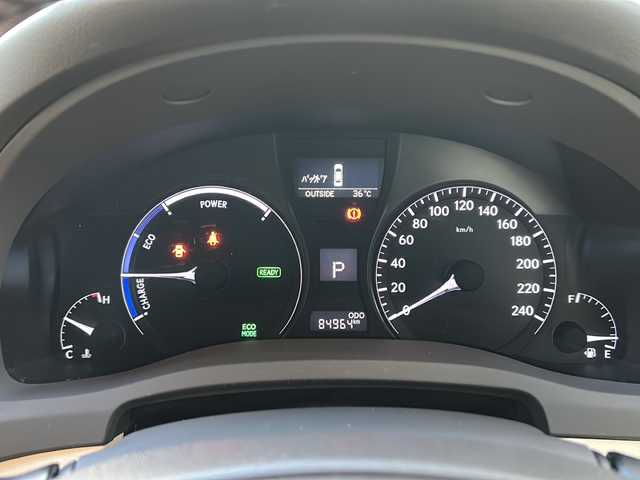 レクサス ＲＸ 450h 兵庫県 2012(平24)年 8.5万km ホワイトパールクリスタルシャイン 純正HDDナビ/Bluetooth・AM/FM・CD・DVD・USB・AUX/車外カメラ（バック+サイド）/フルセグTV/ヘッドアップディスプレイ/クルーズコントロール/パワーバックドア/パワーシート（D+N席）/アンチロック・ブレーキ・システム/衝突被害軽減システム/横滑り防止装置/盗難防止装置/エアバッグ（W+サイド）/カーテンエアバッグ/純正フロアマット/純正アルミホイール/LEDヘッドライト/プッシュスタート/スマートキー/スペアキー×2/取扱説明書/保証書
