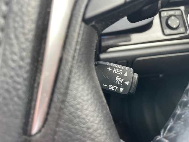 トヨタ クラウン アスリート S-T 三重県 2016(平28)年 6.5万km ホワイトパールクリスタルシャイン メーカーオプション/・ムーンルーフ/レザーシートパッケージ/・ブラック革シート/・D/N席シートベンチレーション/・D/N席シートヒーター/アドバンスドパッケージ/・ミリ波レーダー方式プリクラッシュセーフティシステム/・レーダークルーズコントロール/・インテリジェントクリアランスソナー/・バックソナー/1オーナー/純正SDナビ/フルセグTV/【CD/DVD/BD/MSV/Bluetooth/USB/AUX】/バックカメラ/ビルトインETC/パドルシフト/オートライト/LEDヘッドライト/LEDフロントフォグランプ/215/55R17インチ純正AW/プッシュスタート/スマートキー/スペアキー/純正フロアマット