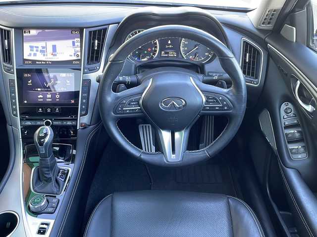 日産 スカイライン ハイブリッド 350GT Type SP 岐阜県 2018(平30)年 4.3万km ブリリアントホワイトパール 禁煙車/純正ナビ/フルセグTV/クルーズコントロール/アラウンドビューモニター/前後コーナーセンサー/衝突軽減ブレーキ/サンルーフ/BOSEスピーカー/シートヒーター/レザーシート/パワーシート/シートメモリー/ドライブレコーダー/ビルトインETC/パドルシフト/カーテンエアバッグ/純正アルミホイール/純正フロアマット/オートライト/オートハイビーム/プッシュスタート/スマートキー/スペアキー