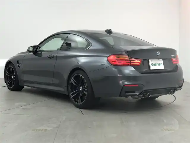 ＢＭＷ Ｍ４ クーペ 愛知県 2015(平27)年 2.6万km ミネラルグレー 純正青キャリパー/純正スリットローター/純正カーボンルーフ/パドルシフト/走行モード切替/純正ナビ/（CD/DVD/BT/ワンセグ）/バックカメラ/ETC/純正ドラレコ/前席シートヒーター/アイドリングストップ/横滑り防止/ヘッドアップディスプレイ/オートライト/フォグランプ/保証書/取扱説明書/スペアキー