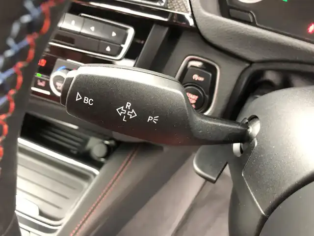ＢＭＷ Ｍ４ クーペ 愛知県 2015(平27)年 2.6万km ミネラルグレー 純正青キャリパー/純正スリットローター/純正カーボンルーフ/パドルシフト/走行モード切替/純正ナビ/（CD/DVD/BT/ワンセグ）/バックカメラ/ETC/純正ドラレコ/前席シートヒーター/アイドリングストップ/横滑り防止/ヘッドアップディスプレイ/オートライト/フォグランプ/保証書/取扱説明書/スペアキー