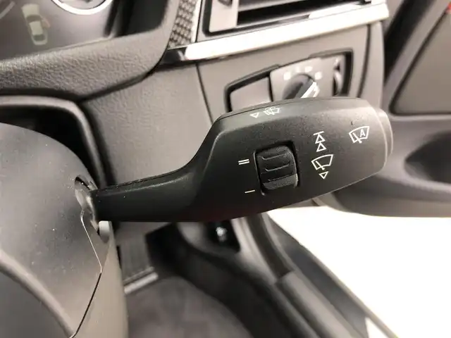 ＢＭＷ Ｍ４ クーペ 愛知県 2015(平27)年 2.6万km ミネラルグレー 純正青キャリパー/純正スリットローター/純正カーボンルーフ/パドルシフト/走行モード切替/純正ナビ/（CD/DVD/BT/ワンセグ）/バックカメラ/ETC/純正ドラレコ/前席シートヒーター/アイドリングストップ/横滑り防止/ヘッドアップディスプレイ/オートライト/フォグランプ/保証書/取扱説明書/スペアキー