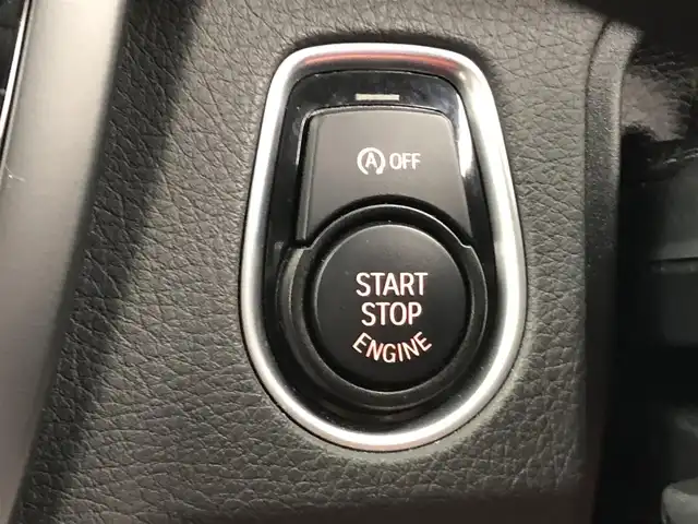 ＢＭＷ Ｍ４ クーペ 愛知県 2015(平27)年 2.6万km ミネラルグレー 純正青キャリパー/純正スリットローター/純正カーボンルーフ/パドルシフト/走行モード切替/純正ナビ/（CD/DVD/BT/ワンセグ）/バックカメラ/ETC/純正ドラレコ/前席シートヒーター/アイドリングストップ/横滑り防止/ヘッドアップディスプレイ/オートライト/フォグランプ/保証書/取扱説明書/スペアキー