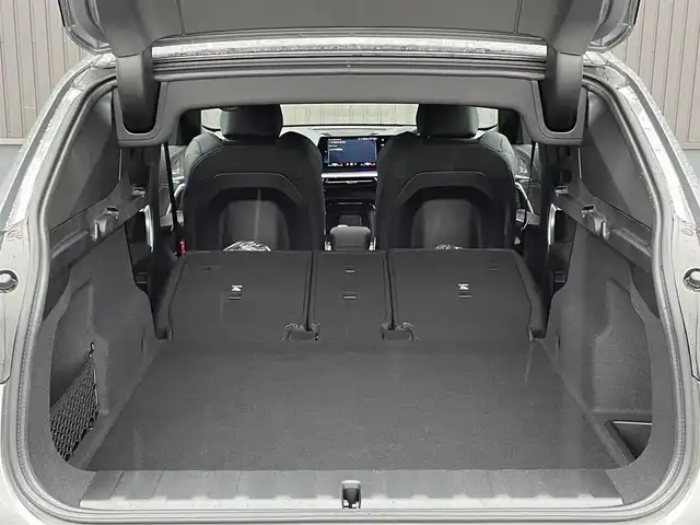 ＢＭＷ ＢＭＷ Ｘ２ xDrive 20i Mスポーツ 青森県 2025(令7)年 0.3万km グレー ４WD/カラーコードC4W　スカイクレイパーグレー/純正ナビ/（Bluetooth・USB・AppleCarPlay・AndroidAuto）/パーキングアシスト/アダプティブLEDヘッドライト/レインセンサー/ハンズオフアシスト/ステアリング・レーンコントロールアシスト/アダプティブクルーズコントロール/レーンキープアシスト/レーンチェンジアシスト/前車接近警告/後車衝突警告/インテリアカメラ/全方位カメラ/バーチャルコックピット/ヘッドアップディスプレイ/ダウンヒルアシスト/ワイヤレス充電/ハーフレザーシート/メモリー付パワーシート（D席）/前席シートヒーター/ステアリングスイッチ/パドルシフト/電動バックドア/コーナーセンサー/ウインカーミラー/エアバックW・サイド・カーテン/ABS/横滑り防止機能/盗難防止センサー/プッシュスタート/スマートキーX2/取扱説明書/保証書