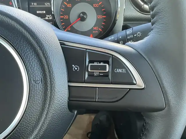 スズキ ジムニー XC 栃木県 2025(令7)年 0.1千km ミディアムグレー 新車時保証書/取扱説明書/デュアルセンサーブレーキサポート/レーンアシスト/バックソナー/クルーズコントロール/LEDヘッドライト/ヘッドライトウォッシャー/運転席・助手席シートヒーター/純正16インチAW/オートリトラクタブルミラー/スマートキー×2/プッシュスタート