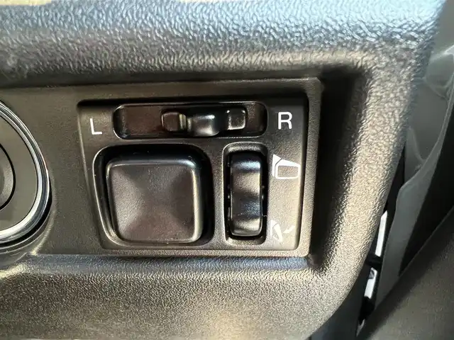 スズキ ジムニー XC 栃木県 2025(令7)年 0.1千km ミディアムグレー 新車時保証書/取扱説明書/デュアルセンサーブレーキサポート/レーンアシスト/バックソナー/クルーズコントロール/LEDヘッドライト/ヘッドライトウォッシャー/運転席・助手席シートヒーター/純正16インチAW/オートリトラクタブルミラー/スマートキー×2/プッシュスタート