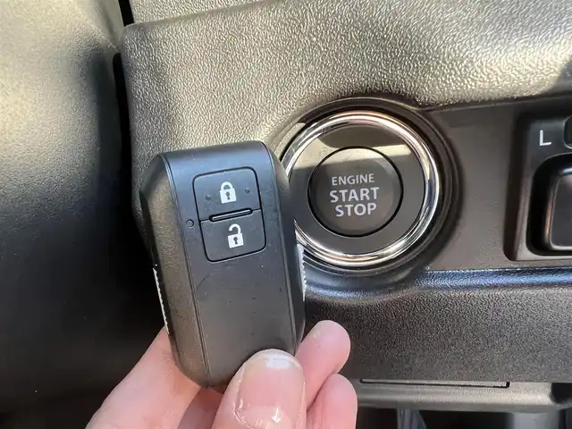 スズキ ジムニー XC 栃木県 2025(令7)年 0.1千km ミディアムグレー 新車時保証書/取扱説明書/デュアルセンサーブレーキサポート/レーンアシスト/バックソナー/クルーズコントロール/LEDヘッドライト/ヘッドライトウォッシャー/運転席・助手席シートヒーター/純正16インチAW/オートリトラクタブルミラー/スマートキー×2/プッシュスタート