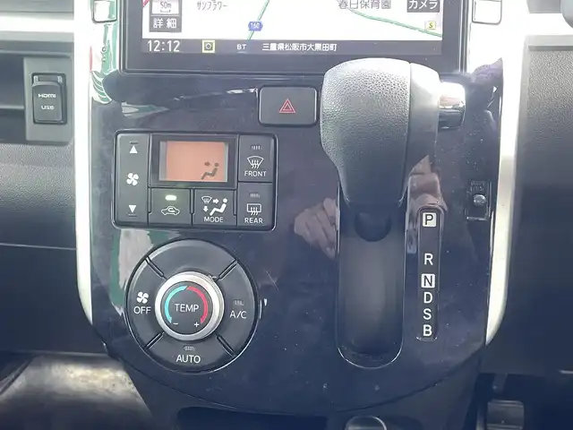 ダイハツ タント カスタムX トップED VS SAⅢ 三重県 2019(平31)年 10万km パールホワイトⅢ スマートアシスト3/コーナーセンサー（リア）/純正メモリナビ（8インチ）/　＊全周囲モニター/パワースライドドア（運転席側/助手席側）/LEDヘッドランプ/オートライト/ボディ同色電動オート格納ドアミラー/155/65R14タイヤ/　＊14インチアルミ/トップシェイドガラス/SRSエアバック（運転席/助手席/サイド）/シートヒーター（運転席）/キーフリー/イモビライザー/プッシュスタート