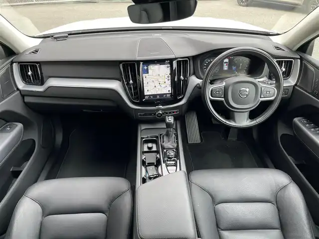 ボルボ ＸＣ６０ D4 AWD モーメンタム 山梨県 2020(令2)年 6万km アイスホワイト １オナ/黒革　/Ｈ／Ｋサウンド　/全周囲Ｃ　/純正メモリナビ　/フルセグ　/Ａカープレイ　/ＢＴ　/前Ｐシート　/全席シートＨ　/ステアリングＨ　/ＡＣＣ　/ＢＳＡ　/ＬＫＡ　/ステアリングＰ　/ＬＥＤ　/Ａハイビーム　/スペアＫ