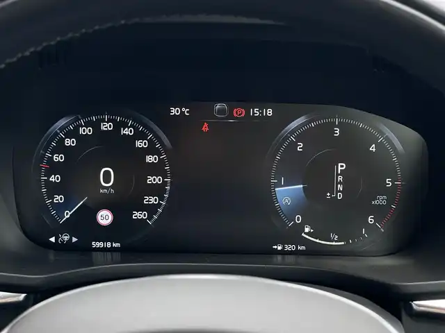 ボルボ ＸＣ６０ D4 AWD モーメンタム 山梨県 2020(令2)年 6万km アイスホワイト １オナ/黒革　/Ｈ／Ｋサウンド　/全周囲Ｃ　/純正メモリナビ　/フルセグ　/Ａカープレイ　/ＢＴ　/前Ｐシート　/全席シートＨ　/ステアリングＨ　/ＡＣＣ　/ＢＳＡ　/ＬＫＡ　/ステアリングＰ　/ＬＥＤ　/Ａハイビーム　/スペアＫ