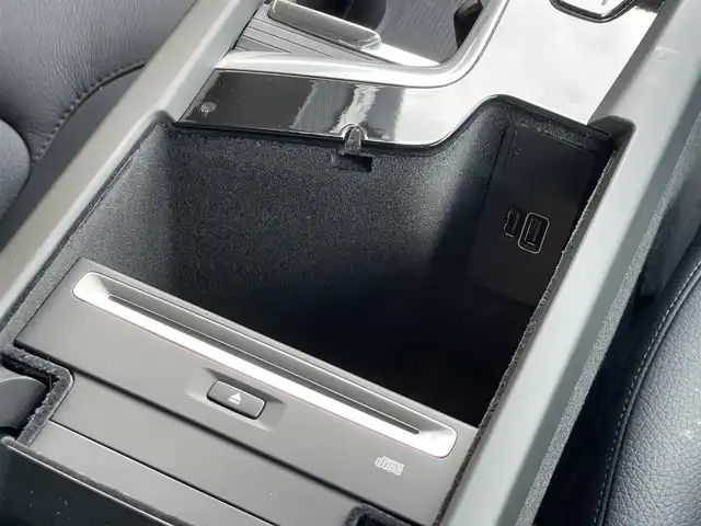ボルボ ＸＣ６０ D4 AWD モーメンタム 山梨県 2020(令2)年 6万km アイスホワイト １オナ/黒革　/Ｈ／Ｋサウンド　/全周囲Ｃ　/純正メモリナビ　/フルセグ　/Ａカープレイ　/ＢＴ　/前Ｐシート　/全席シートＨ　/ステアリングＨ　/ＡＣＣ　/ＢＳＡ　/ＬＫＡ　/ステアリングＰ　/ＬＥＤ　/Ａハイビーム　/スペアＫ