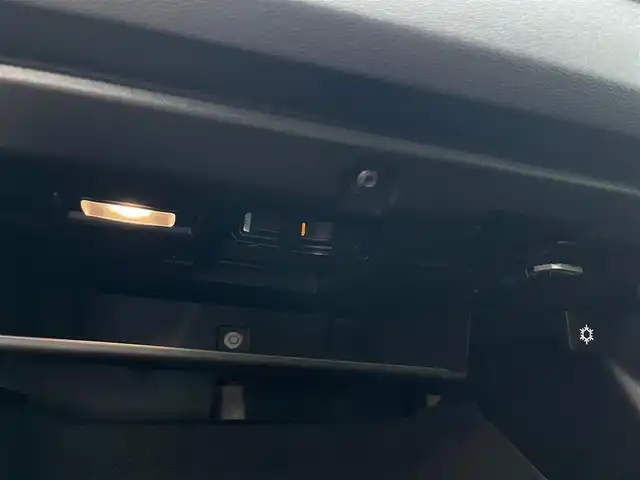 ボルボ ＸＣ６０ D4 AWD モーメンタム 山梨県 2020(令2)年 6万km アイスホワイト １オナ/黒革　/Ｈ／Ｋサウンド　/全周囲Ｃ　/純正メモリナビ　/フルセグ　/Ａカープレイ　/ＢＴ　/前Ｐシート　/全席シートＨ　/ステアリングＨ　/ＡＣＣ　/ＢＳＡ　/ＬＫＡ　/ステアリングＰ　/ＬＥＤ　/Ａハイビーム　/スペアＫ