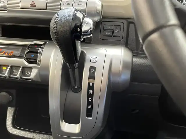 スズキ クロスビー HYBRID MZ 岩手県 2019(令1)年 1.1万km キャラバンアイボリーパールメタリック/ホワイト 2トーンルーフ ワンオーナー/４WD/ターボ/全方位モニター/ヒルディセントコントロール/スズキセーフティサポート/デュアルセンサーブレーキサポート/車線逸脱警報/誤発進抑制機能/先行車発信お知らせ機能/リヤパーキングセンサー/クルーズコントロール/横滑り防止装置/アイドリングストップ/前席シートヒーター/パドルシフト/純正ナビ/フルセグTV/ステアリングスイッチ/ドライブレコーダー/ETC/LEDヘッドライト/LEDフォグライト/純正16インチアルミホイール