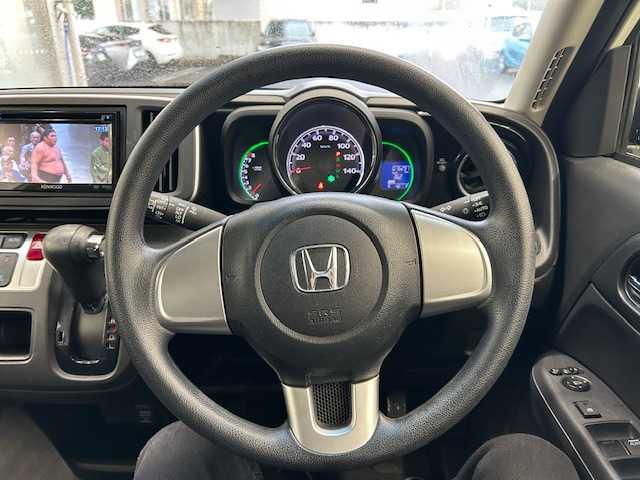 ホンダ Ｎ ＯＮＥ G Lパッケージ 宮城県 2013(平25)年 7.7万km プレミアムホワイトパール 社外メモリーナビ/DVD/CD/FM/AM/ワンセグテレビ/USB接続/純正フロアマットドライブ/横滑り防止/ETC/電動格納ミラー/アイドリングストップ/オートライト/プッシュスタート/バックカメラ/取扱説明書/スペアキー/社外AW付スタッドレス積載/（155/65R14）