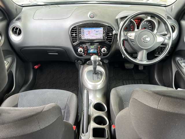 日産 ジューク 15RX Vセレクション 静岡県 2019(平31)年 3.3万km ダークメタルグレー 純正ナビ/・SD/・FM/AM/・フルセグTV/・USB/・Bluetooth/・CD/DVD/・Music Stocker/・AUX/主要装備/・ＥＴＣ２．０/・バックカメラ/・１７インチ純正アルミ/・衝突被害軽減ブレーキ/・オートエアコン/・フォグランプ/・ＨＩＤヘッドライト/・横滑り防止装置/・レーンキープアシスト/・アイドリングストップ/・ＡＢＳ/・オートライト