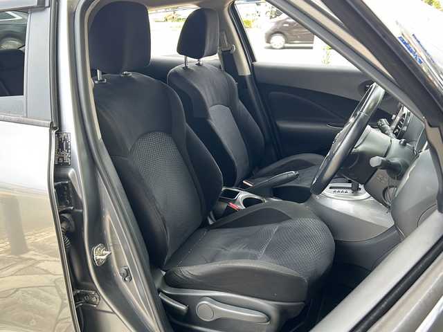日産 ジューク 15RX Vセレクション 静岡県 2019(平31)年 3.3万km ダークメタルグレー 純正ナビ/・SD/・FM/AM/・フルセグTV/・USB/・Bluetooth/・CD/DVD/・Music Stocker/・AUX/主要装備/・ＥＴＣ２．０/・バックカメラ/・１７インチ純正アルミ/・衝突被害軽減ブレーキ/・オートエアコン/・フォグランプ/・ＨＩＤヘッドライト/・横滑り防止装置/・レーンキープアシスト/・アイドリングストップ/・ＡＢＳ/・オートライト