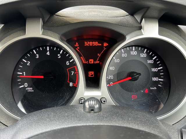 日産 ジューク 15RX Vセレクション 静岡県 2019(平31)年 3.3万km ダークメタルグレー 純正ナビ/・SD/・FM/AM/・フルセグTV/・USB/・Bluetooth/・CD/DVD/・Music Stocker/・AUX/主要装備/・ＥＴＣ２．０/・バックカメラ/・１７インチ純正アルミ/・衝突被害軽減ブレーキ/・オートエアコン/・フォグランプ/・ＨＩＤヘッドライト/・横滑り防止装置/・レーンキープアシスト/・アイドリングストップ/・ＡＢＳ/・オートライト