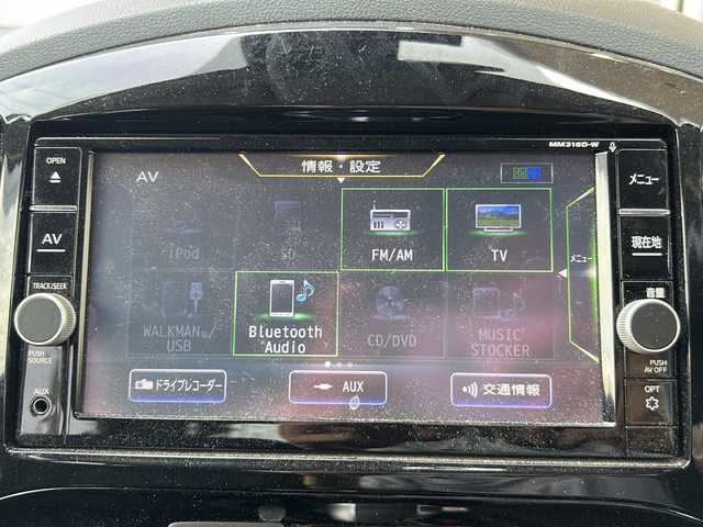 日産 ジューク 15RX Vセレクション 静岡県 2019(平31)年 3.3万km ダークメタルグレー 純正ナビ/・SD/・FM/AM/・フルセグTV/・USB/・Bluetooth/・CD/DVD/・Music Stocker/・AUX/主要装備/・ＥＴＣ２．０/・バックカメラ/・１７インチ純正アルミ/・衝突被害軽減ブレーキ/・オートエアコン/・フォグランプ/・ＨＩＤヘッドライト/・横滑り防止装置/・レーンキープアシスト/・アイドリングストップ/・ＡＢＳ/・オートライト
