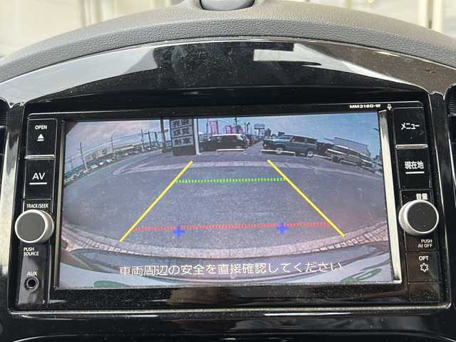 日産 ジューク 15RX Vセレクション 静岡県 2019(平31)年 3.3万km ダークメタルグレー 純正ナビ/・SD/・FM/AM/・フルセグTV/・USB/・Bluetooth/・CD/DVD/・Music Stocker/・AUX/主要装備/・ＥＴＣ２．０/・バックカメラ/・１７インチ純正アルミ/・衝突被害軽減ブレーキ/・オートエアコン/・フォグランプ/・ＨＩＤヘッドライト/・横滑り防止装置/・レーンキープアシスト/・アイドリングストップ/・ＡＢＳ/・オートライト