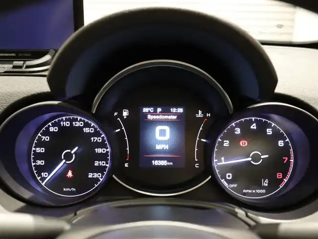 フィアット ５００Ｘ 静岡県 2022(令4)年 1.7万km グレー 衝突軽減ブレーキ　/ＡＣＣ　/ＨＩＤ　/ＣａｒＰｌａｙ　/純正１８ＡＷ　/ＥＴＣ　/パドルシフト　/パワーシート／ヒーター　/アイドリングストップ　/オートハイビーム　/スマートキー　/コーナーセンサー