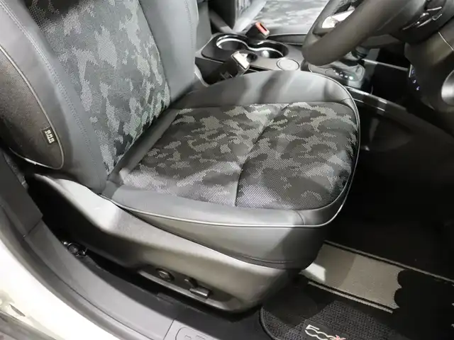 フィアット ５００Ｘ 静岡県 2022(令4)年 1.7万km グレー 衝突軽減ブレーキ　/ＡＣＣ　/ＨＩＤ　/ＣａｒＰｌａｙ　/純正１８ＡＷ　/ＥＴＣ　/パドルシフト　/パワーシート／ヒーター　/アイドリングストップ　/オートハイビーム　/スマートキー　/コーナーセンサー