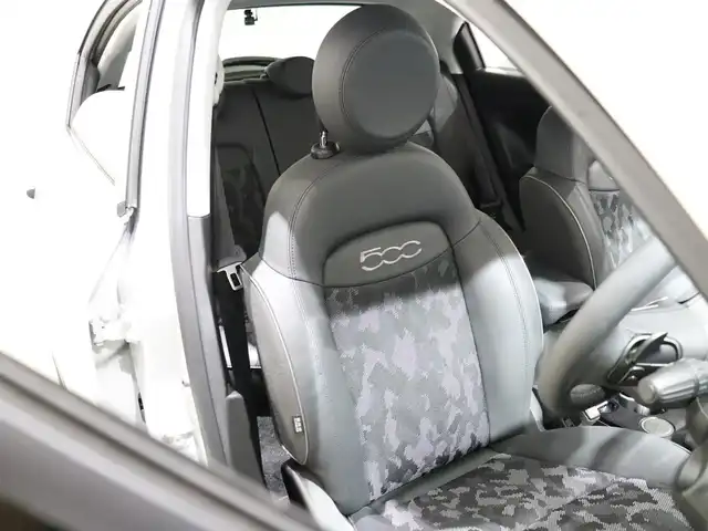 フィアット ５００Ｘ 静岡県 2022(令4)年 1.7万km グレー 衝突軽減ブレーキ　/ＡＣＣ　/ＨＩＤ　/ＣａｒＰｌａｙ　/純正１８ＡＷ　/ＥＴＣ　/パドルシフト　/パワーシート／ヒーター　/アイドリングストップ　/オートハイビーム　/スマートキー　/コーナーセンサー
