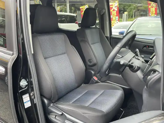 トヨタ ヴォクシー ZS 煌 道南・函館 2015(平27)年 5.3万km ブラック ワンオーナー/ディーラーop 9インチSDナビ/・フルセグTV/CD/DVD/BT/SD REC/純正フリップダウンモニター/バックカメラ/ビルトインETC2.0/前後ドライブレコーダー/両側パワースライドドア/アイドリングストップ機能/スマートキー/純正16インチAW/LEDヘッドライト/フォグランプ/横滑り防止装置/ドアバイザー/純正フロアマット/保証書/取扱説明書/スペアキー×１