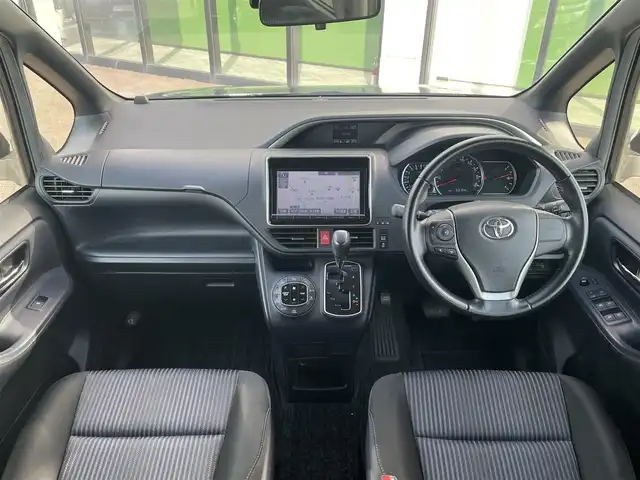 トヨタ ヴォクシー ZS 煌 道南・函館 2015(平27)年 5.4万km ブラック /純正ディーラOP９インチSDナビ//フルセグTV//純正フリップダウンモニター//社外ドライブレコーダー　前後//バックカメラ//ワンオーナー//両側パワースライドドア//アイドリングストップ//横滑り防止//LEDヘッドライト//フォグランプ//スペアキー//取扱説明書//保証書