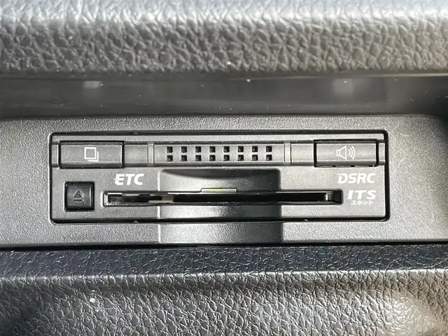 トヨタ ヴォクシー ZS 煌 道南・函館 2015(平27)年 5.4万km ブラック /純正ディーラOP９インチSDナビ//フルセグTV//純正フリップダウンモニター//社外ドライブレコーダー　前後//バックカメラ//ワンオーナー//両側パワースライドドア//アイドリングストップ//横滑り防止//LEDヘッドライト//フォグランプ//スペアキー//取扱説明書//保証書