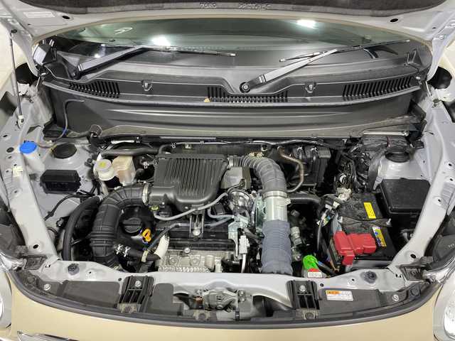 スズキ クロスビー HYBRID MZ 神奈川県 2023(令5)年 1万km キャラバンアイボリーパールメタリック/ホワイト 2トーンルーフ 純正9型ナビ【CN-RZ875】/AM　FM　フルセグ　USB　SD　MSV　Bluetooth/バックカメラ/セーフティサポート/アダプティブクルーズコントロール/ETC/革巻きステアリング/パドルシフト/ステアリングリモコン/充電用USBポート×2/シートバックテーブル/ISOFIX対応/スマートキー/純正フロアマット/LEDヘッドライト/フォグランプ/純正16インチアルミ/前後コーナーセンサー/デュアルカメラブレーキサポート/車線維持支援機能/車線逸脱警報機能/ふらつき警報機能/誤発進抑制機能（前方/後方）/先行車発進お知らせ機能/ハイビームアシスト/後退時ブレーキサポート/リアパーキングセンサー