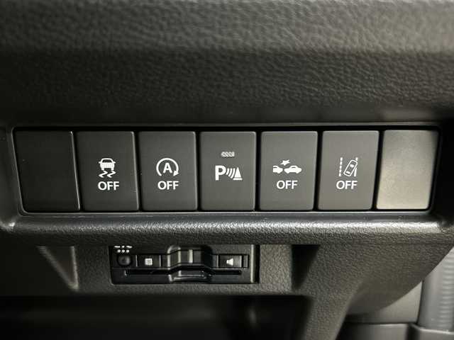 スズキ クロスビー HYBRID MZ 神奈川県 2023(令5)年 1万km キャラバンアイボリーパールメタリック/ホワイト 2トーンルーフ 純正9型ナビ【CN-RZ875】/AM　FM　フルセグ　USB　SD　MSV　Bluetooth/バックカメラ/セーフティサポート/アダプティブクルーズコントロール/ETC/革巻きステアリング/パドルシフト/ステアリングリモコン/充電用USBポート×2/シートバックテーブル/ISOFIX対応/スマートキー/純正フロアマット/LEDヘッドライト/フォグランプ/純正16インチアルミ/前後コーナーセンサー/デュアルカメラブレーキサポート/車線維持支援機能/車線逸脱警報機能/ふらつき警報機能/誤発進抑制機能（前方/後方）/先行車発進お知らせ機能/ハイビームアシスト/後退時ブレーキサポート/リアパーキングセンサー