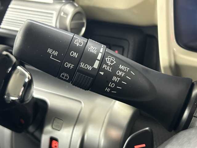 スズキ クロスビー HYBRID MZ 神奈川県 2023(令5)年 1万km キャラバンアイボリーパールメタリック/ホワイト 2トーンルーフ 純正9型ナビ【CN-RZ875】/AM　FM　フルセグ　USB　SD　MSV　Bluetooth/バックカメラ/セーフティサポート/アダプティブクルーズコントロール/ETC/革巻きステアリング/パドルシフト/ステアリングリモコン/充電用USBポート×2/シートバックテーブル/ISOFIX対応/スマートキー/純正フロアマット/LEDヘッドライト/フォグランプ/純正16インチアルミ/前後コーナーセンサー/デュアルカメラブレーキサポート/車線維持支援機能/車線逸脱警報機能/ふらつき警報機能/誤発進抑制機能（前方/後方）/先行車発進お知らせ機能/ハイビームアシスト/後退時ブレーキサポート/リアパーキングセンサー