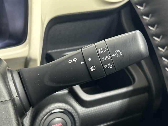 スズキ クロスビー HYBRID MZ 神奈川県 2023(令5)年 1万km キャラバンアイボリーパールメタリック/ホワイト 2トーンルーフ 純正9型ナビ【CN-RZ875】/AM　FM　フルセグ　USB　SD　MSV　Bluetooth/バックカメラ/セーフティサポート/アダプティブクルーズコントロール/ETC/革巻きステアリング/パドルシフト/ステアリングリモコン/充電用USBポート×2/シートバックテーブル/ISOFIX対応/スマートキー/純正フロアマット/LEDヘッドライト/フォグランプ/純正16インチアルミ/前後コーナーセンサー/デュアルカメラブレーキサポート/車線維持支援機能/車線逸脱警報機能/ふらつき警報機能/誤発進抑制機能（前方/後方）/先行車発進お知らせ機能/ハイビームアシスト/後退時ブレーキサポート/リアパーキングセンサー