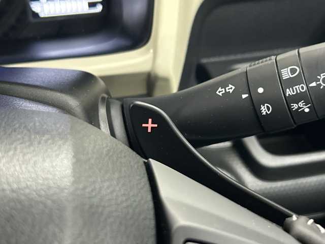 スズキ クロスビー HYBRID MZ 神奈川県 2023(令5)年 1万km キャラバンアイボリーパールメタリック/ホワイト 2トーンルーフ 純正9型ナビ【CN-RZ875】/AM　FM　フルセグ　USB　SD　MSV　Bluetooth/バックカメラ/セーフティサポート/アダプティブクルーズコントロール/ETC/革巻きステアリング/パドルシフト/ステアリングリモコン/充電用USBポート×2/シートバックテーブル/ISOFIX対応/スマートキー/純正フロアマット/LEDヘッドライト/フォグランプ/純正16インチアルミ/前後コーナーセンサー/デュアルカメラブレーキサポート/車線維持支援機能/車線逸脱警報機能/ふらつき警報機能/誤発進抑制機能（前方/後方）/先行車発進お知らせ機能/ハイビームアシスト/後退時ブレーキサポート/リアパーキングセンサー