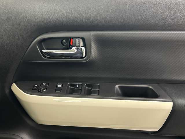 スズキ クロスビー HYBRID MZ 神奈川県 2023(令5)年 1万km キャラバンアイボリーパールメタリック/ホワイト 2トーンルーフ 純正9型ナビ【CN-RZ875】/AM　FM　フルセグ　USB　SD　MSV　Bluetooth/バックカメラ/セーフティサポート/アダプティブクルーズコントロール/ETC/革巻きステアリング/パドルシフト/ステアリングリモコン/充電用USBポート×2/シートバックテーブル/ISOFIX対応/スマートキー/純正フロアマット/LEDヘッドライト/フォグランプ/純正16インチアルミ/前後コーナーセンサー/デュアルカメラブレーキサポート/車線維持支援機能/車線逸脱警報機能/ふらつき警報機能/誤発進抑制機能（前方/後方）/先行車発進お知らせ機能/ハイビームアシスト/後退時ブレーキサポート/リアパーキングセンサー