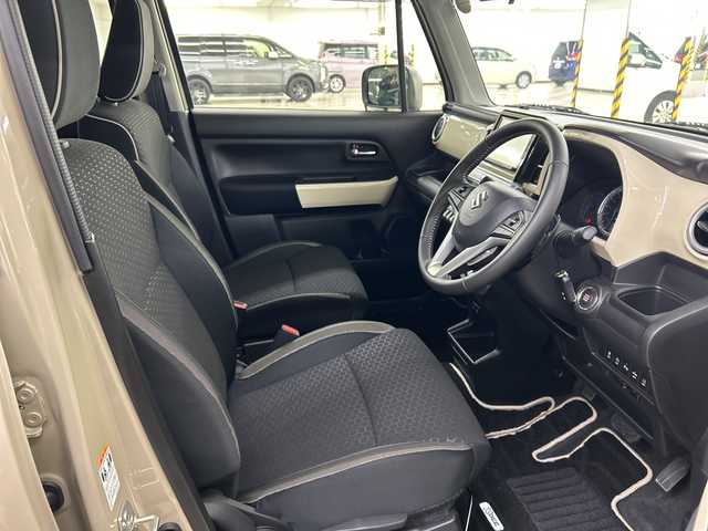 スズキ クロスビー HYBRID MZ 神奈川県 2023(令5)年 1万km キャラバンアイボリーパールメタリック/ホワイト 2トーンルーフ 純正9型ナビ【CN-RZ875】/AM　FM　フルセグ　USB　SD　MSV　Bluetooth/バックカメラ/セーフティサポート/アダプティブクルーズコントロール/ETC/革巻きステアリング/パドルシフト/ステアリングリモコン/充電用USBポート×2/シートバックテーブル/ISOFIX対応/スマートキー/純正フロアマット/LEDヘッドライト/フォグランプ/純正16インチアルミ/前後コーナーセンサー/デュアルカメラブレーキサポート/車線維持支援機能/車線逸脱警報機能/ふらつき警報機能/誤発進抑制機能（前方/後方）/先行車発進お知らせ機能/ハイビームアシスト/後退時ブレーキサポート/リアパーキングセンサー