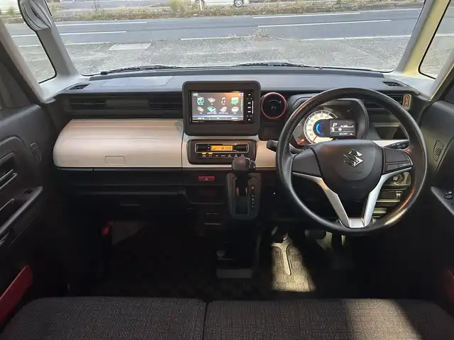 スズキ スペーシア HYBRID G 千葉県 2021(令3)年 1.4万km シルキーシルバーメタリック スズキセーフティサポート/・衝突被害軽減システム/・軽量衝撃吸収ボディー/・誤発進抑制機能/・ふらつき警報機能/・車線逸脱警報機能/・後方誤発進抑制機能/・リヤパーキングセンサー/純正SDナビ/・ラジオ/CD/DVD/BT/フルセグTV/ETC/ドライブレコーダー前方/横滑り防止装置/アイドリングストップ/プッシュスタート/スマートキー/取扱説明書/保証書/スペアキー