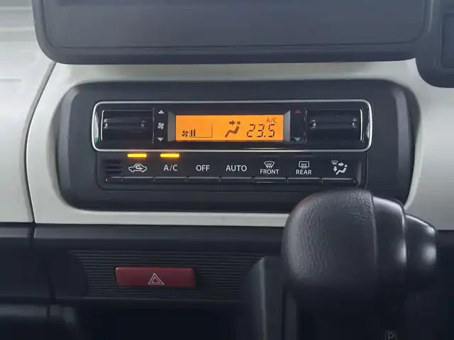 スズキ スペーシア HYBRID G 千葉県 2021(令3)年 1.4万km シルキーシルバーメタリック スズキセーフティサポート/・衝突被害軽減システム/・軽量衝撃吸収ボディー/・誤発進抑制機能/・ふらつき警報機能/・車線逸脱警報機能/・後方誤発進抑制機能/・リヤパーキングセンサー/純正SDナビ/・ラジオ/CD/DVD/BT/フルセグTV/ETC/ドライブレコーダー前方/横滑り防止装置/アイドリングストップ/プッシュスタート/スマートキー/取扱説明書/保証書/スペアキー