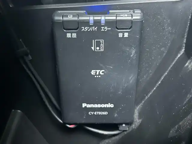 スズキ スペーシア HYBRID G 千葉県 2021(令3)年 1.4万km シルキーシルバーメタリック スズキセーフティサポート/・衝突被害軽減システム/・軽量衝撃吸収ボディー/・誤発進抑制機能/・ふらつき警報機能/・車線逸脱警報機能/・後方誤発進抑制機能/・リヤパーキングセンサー/純正SDナビ/・ラジオ/CD/DVD/BT/フルセグTV/ETC/ドライブレコーダー前方/横滑り防止装置/アイドリングストップ/プッシュスタート/スマートキー/取扱説明書/保証書/スペアキー