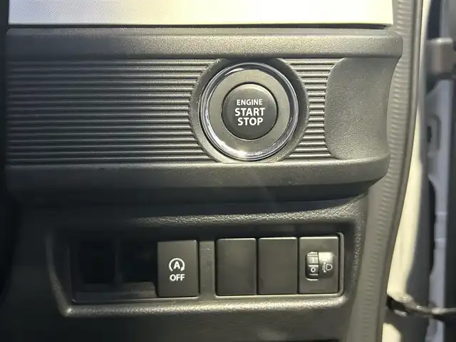 スズキ スペーシア HYBRID G 千葉県 2021(令3)年 1.4万km シルキーシルバーメタリック スズキセーフティサポート/・衝突被害軽減システム/・軽量衝撃吸収ボディー/・誤発進抑制機能/・ふらつき警報機能/・車線逸脱警報機能/・後方誤発進抑制機能/・リヤパーキングセンサー/純正SDナビ/・ラジオ/CD/DVD/BT/フルセグTV/ETC/ドライブレコーダー前方/横滑り防止装置/アイドリングストップ/プッシュスタート/スマートキー/取扱説明書/保証書/スペアキー