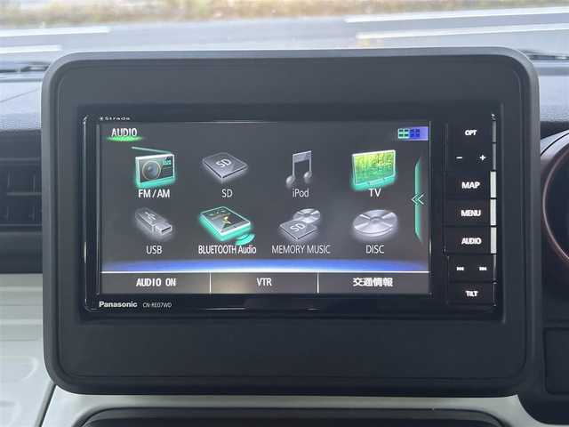 スズキ スペーシア HYBRID G 千葉県 2021(令3)年 1.4万km シルキーシルバーメタリック スズキセーフティサポート/・衝突被害軽減システム/・軽量衝撃吸収ボディー/・誤発進抑制機能/・ふらつき警報機能/・車線逸脱警報機能/・後方誤発進抑制機能/・リヤパーキングセンサー/純正SDナビ/・ラジオ/CD/DVD/BT/フルセグTV/ETC/ドライブレコーダー前方/横滑り防止装置/アイドリングストップ/プッシュスタート/スマートキー/取扱説明書/保証書/スペアキー