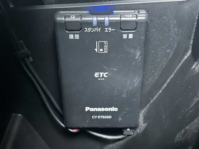 スズキ スペーシア HYBRID G 千葉県 2021(令3)年 1.4万km シルキーシルバーメタリック スズキセーフティサポート/・衝突被害軽減システム/・軽量衝撃吸収ボディー/・誤発進抑制機能/・ふらつき警報機能/・車線逸脱警報機能/・後方誤発進抑制機能/・リヤパーキングセンサー/純正SDナビ/・ラジオ/CD/DVD/BT/フルセグTV/ETC/ドライブレコーダー前方/横滑り防止装置/アイドリングストップ/プッシュスタート/スマートキー/取扱説明書/保証書/スペアキー