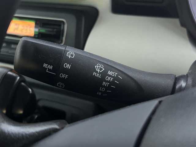 スズキ スペーシア HYBRID G 千葉県 2021(令3)年 1.4万km シルキーシルバーメタリック スズキセーフティサポート/・衝突被害軽減システム/・軽量衝撃吸収ボディー/・誤発進抑制機能/・ふらつき警報機能/・車線逸脱警報機能/・後方誤発進抑制機能/・リヤパーキングセンサー/純正SDナビ/・ラジオ/CD/DVD/BT/フルセグTV/ETC/ドライブレコーダー前方/横滑り防止装置/アイドリングストップ/プッシュスタート/スマートキー/取扱説明書/保証書/スペアキー